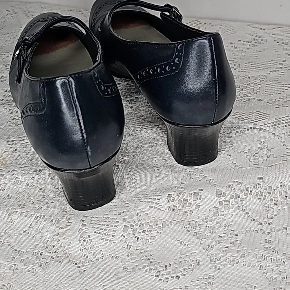 Munro American leather mary jane wingtip kitten heeled blue high heels sz 9 - Picture 5 of 7